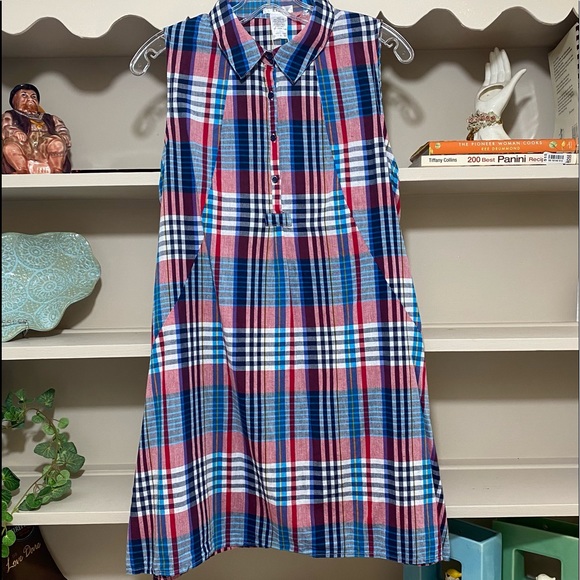 Esley Dresses & Skirts - Esley sleeveless dress